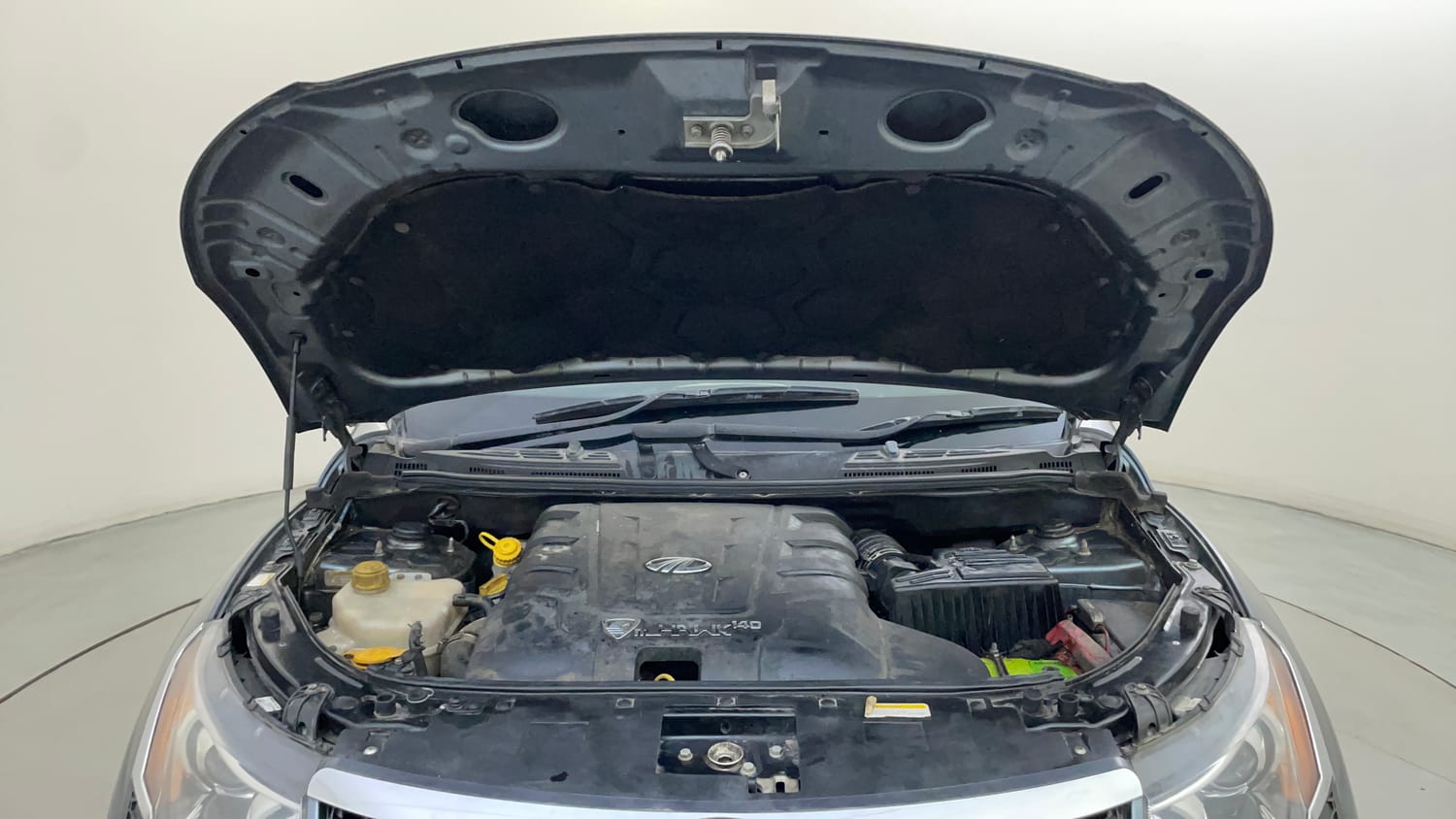 Used 2015 Mahindra XUV500 W6 Diesel Manual engine ENGINE & BONNET OPEN FRONT VIEW