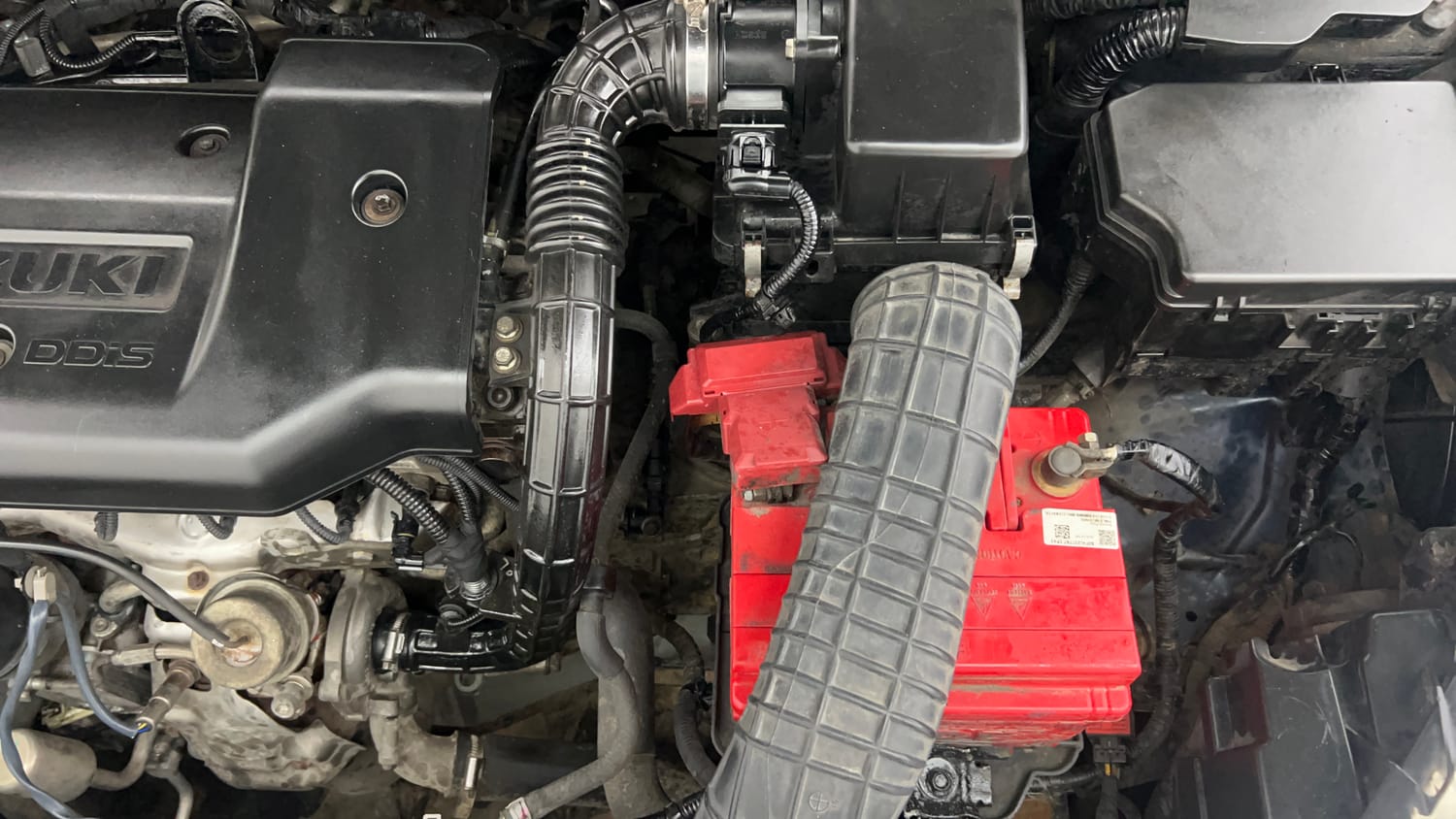 Used 2016 Maruti Suzuki S-Cross Zeta 1.3 Diesel Manual engine ENGINE LEFT SIDE VIEW