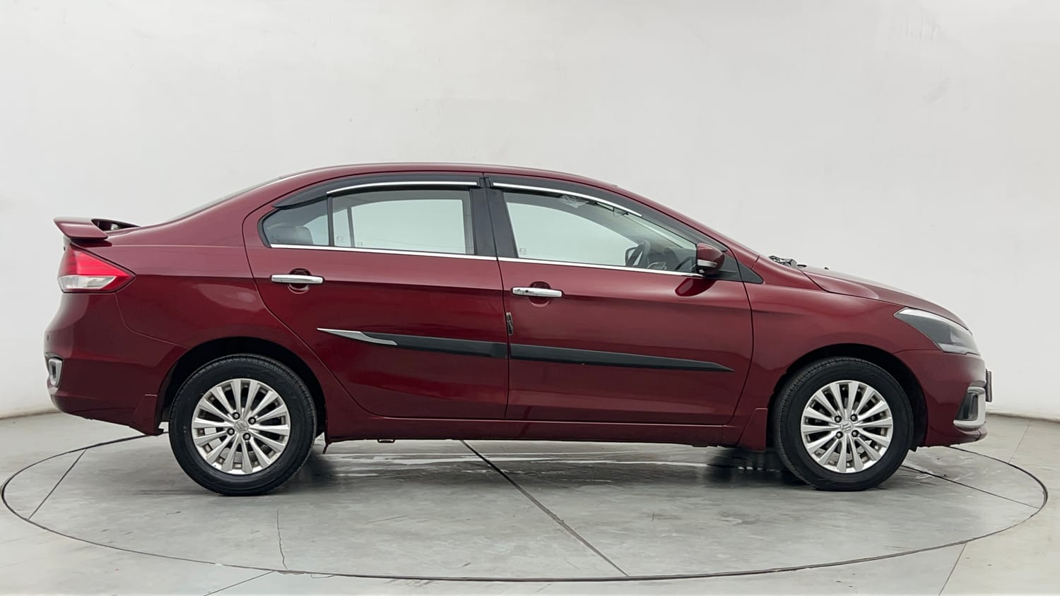 Used 2023 Maruti Suzuki Ciaz Zeta 1.5 Petrol Manual exterior RIGHT SIDE VIEW