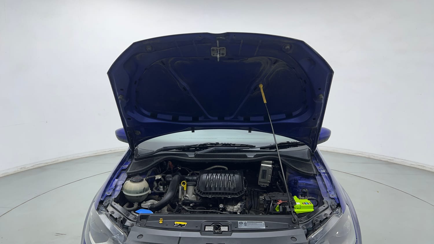 Used 2019 Volkswagen Ameo Trendline 1.0L (P) Petrol Manual engine ENGINE & BONNET OPEN FRONT VIEW