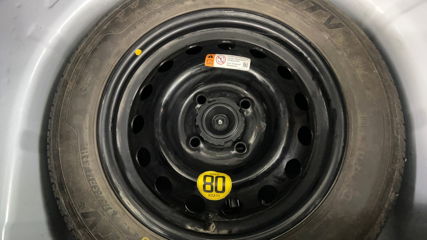 Used 2019 Ford Figo Titanium 1.2 Ti-VCT MT Petrol Manual tyres SPARE TYRE VIEW