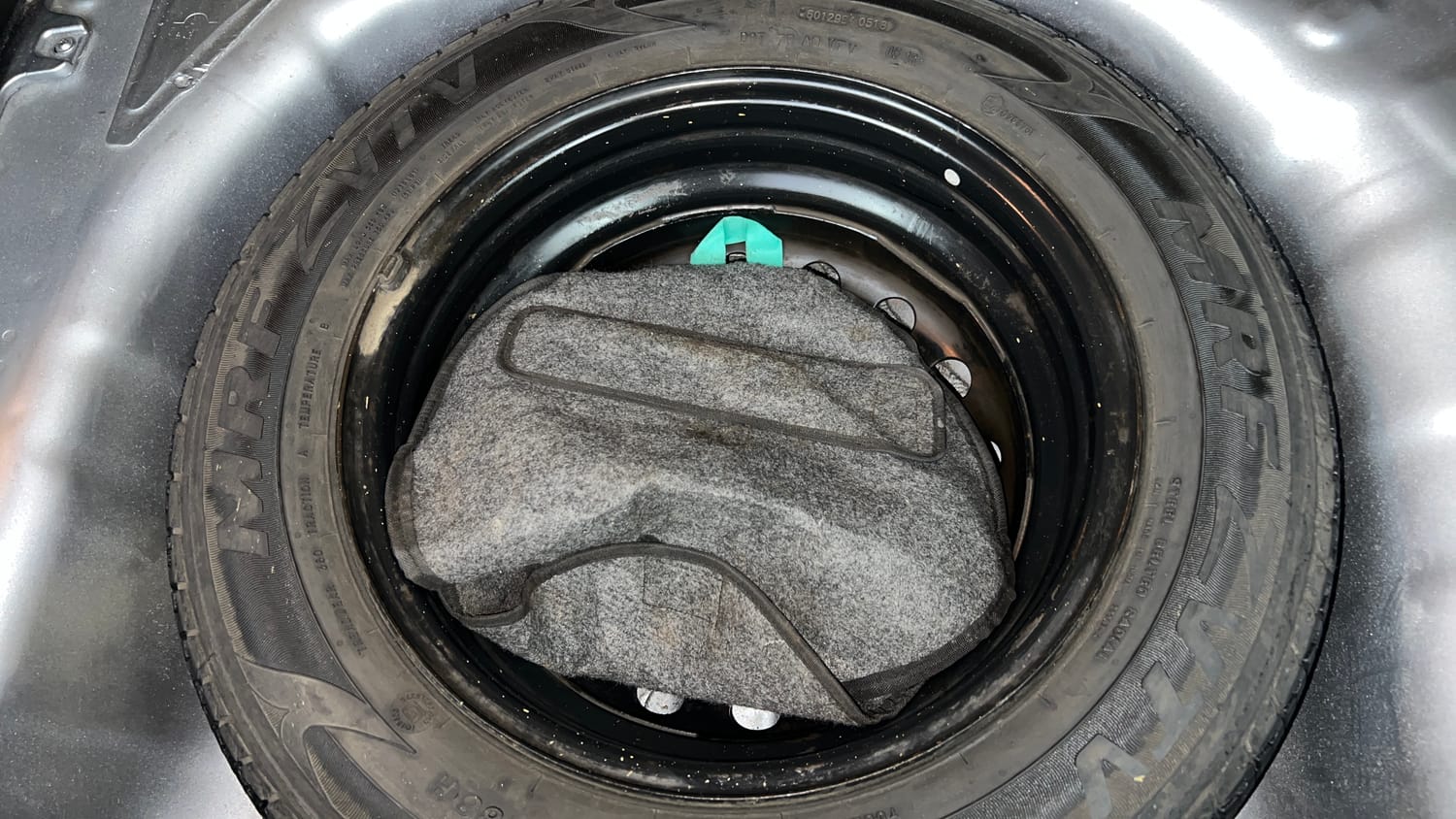 Used 2018 Hyundai Elite i20 Asta 1.2 (O) Petrol Manual tyres SPARE TYRE VIEW
