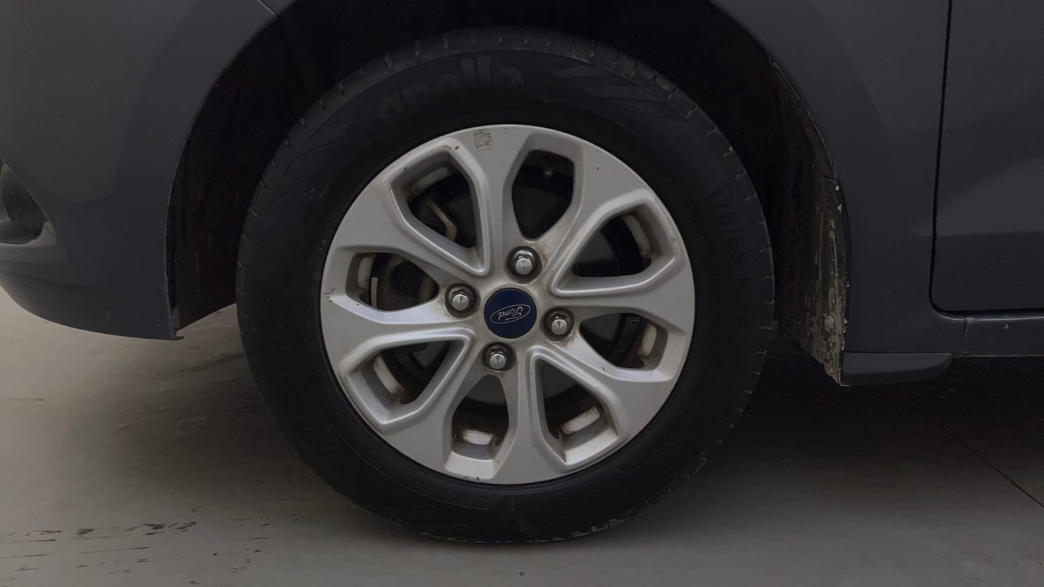 Used 2016 Ford Figo Trend 1.2 Ti-VCT Petrol Manual tyres LEFT FRONT TYRE RIM VIEW