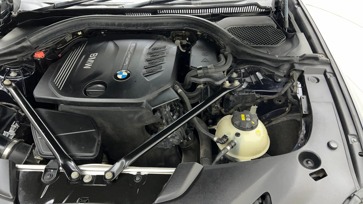 Used 2018 BMW 5 Series 520d Luxury Line Diesel Automatic engine ENGINE LEFT SIDE VIEW