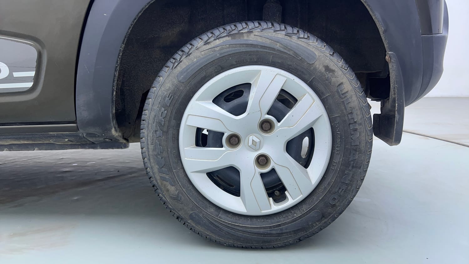 Used 2019 Renault Kwid 1.0 RXT AMT Opt Petrol Automatic tyres LEFT REAR TYRE RIM VIEW