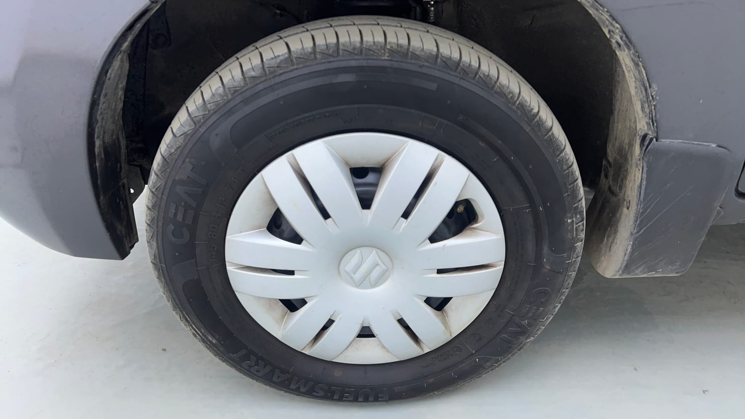 Used 2022 Maruti Suzuki Alto 800 LXi Petrol Manual tyres LEFT FRONT TYRE RIM VIEW
