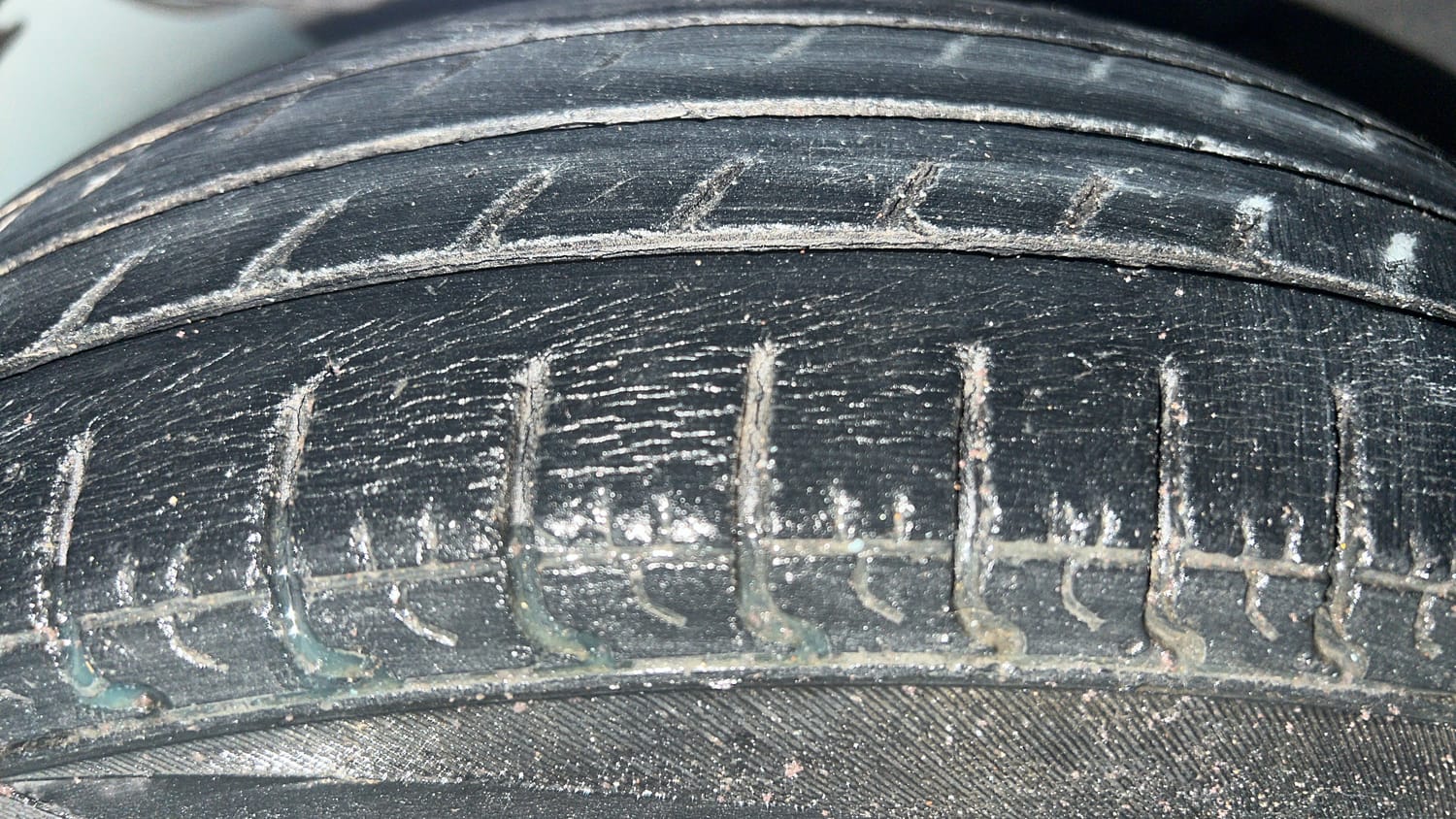 Used 2017 Hyundai Eon Era + Petrol Manual tyres LEFT FRONT TYRE TREAD VIEW