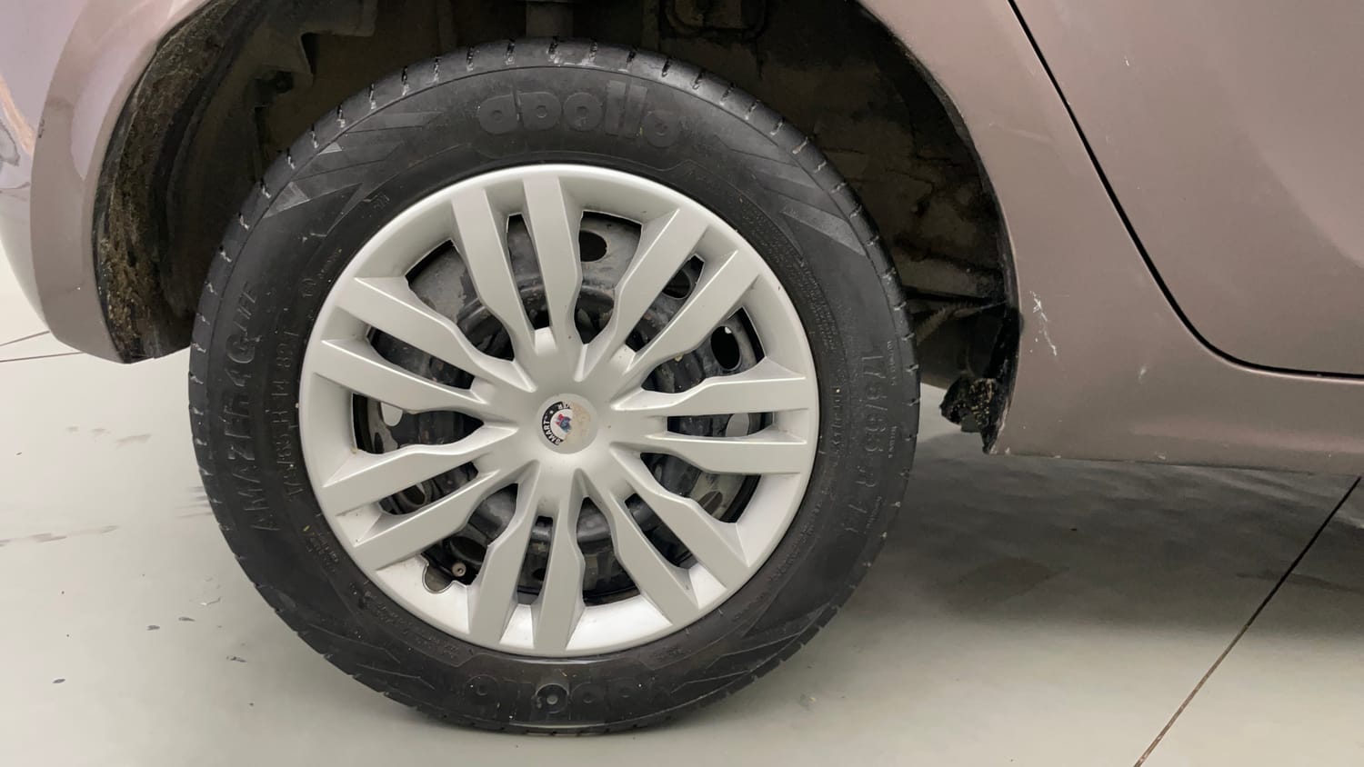 Used 2017 Tata Tiago Revotron XT Petrol Manual tyres RIGHT REAR TYRE RIM VIEW