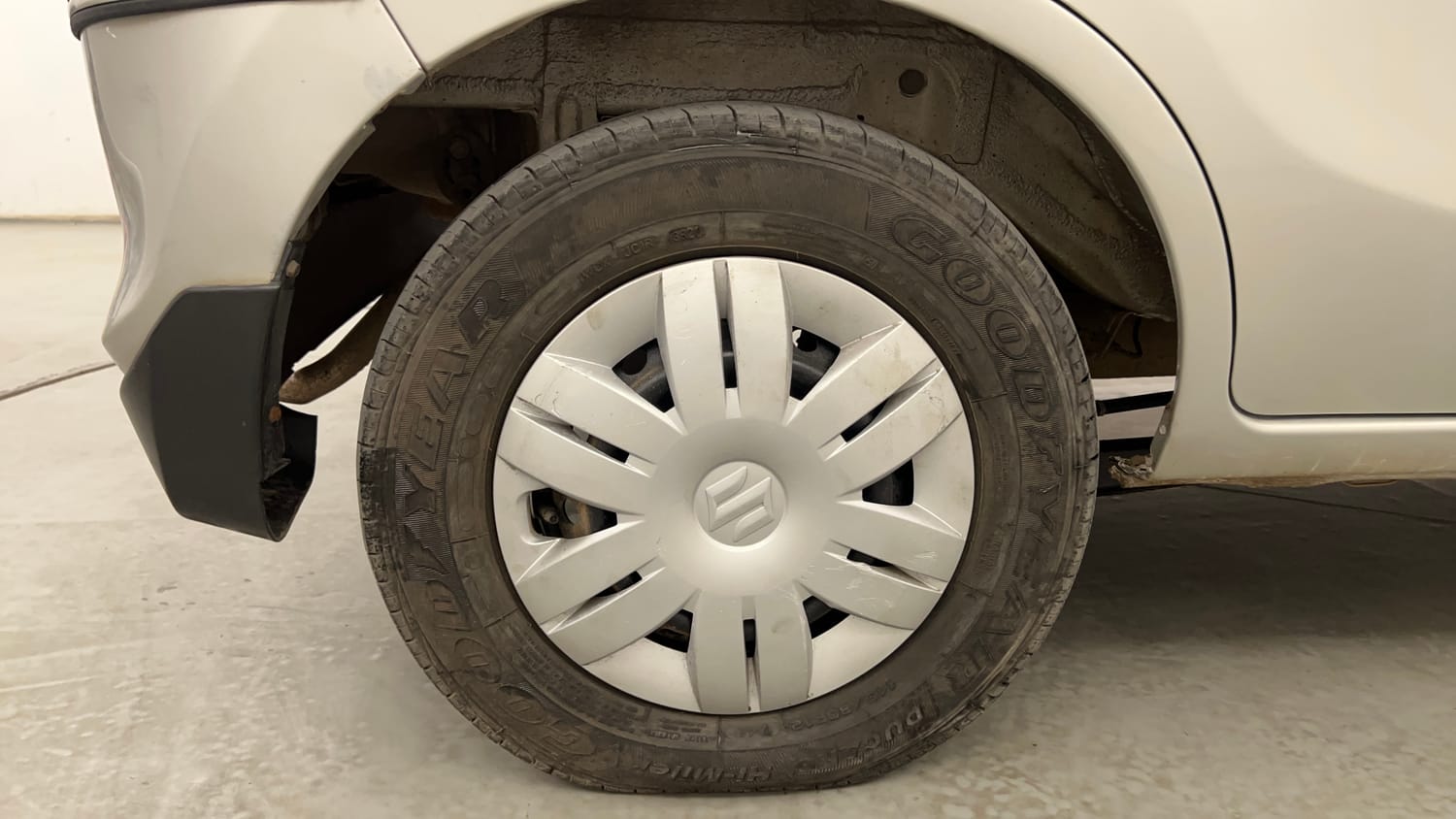 Used 2014 Maruti Suzuki Alto 800 LXI CNG (outside fitted) Cng Manual tyres RIGHT REAR TYRE RIM VIEW