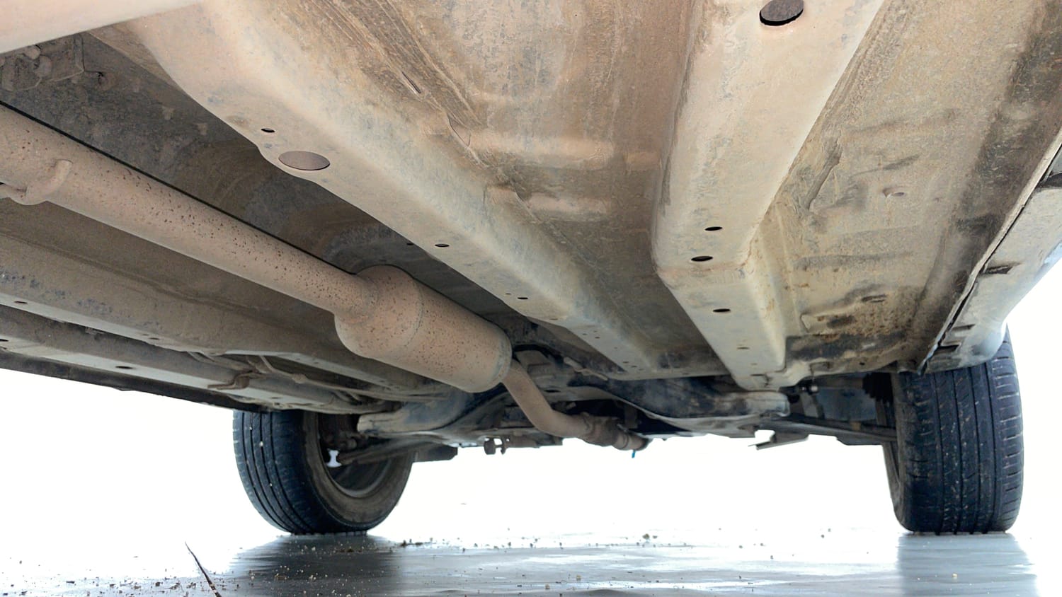Used 2020 Tata Nexon XM Petrol Manual extra REAR RIGHT UNDERBODY VIEW