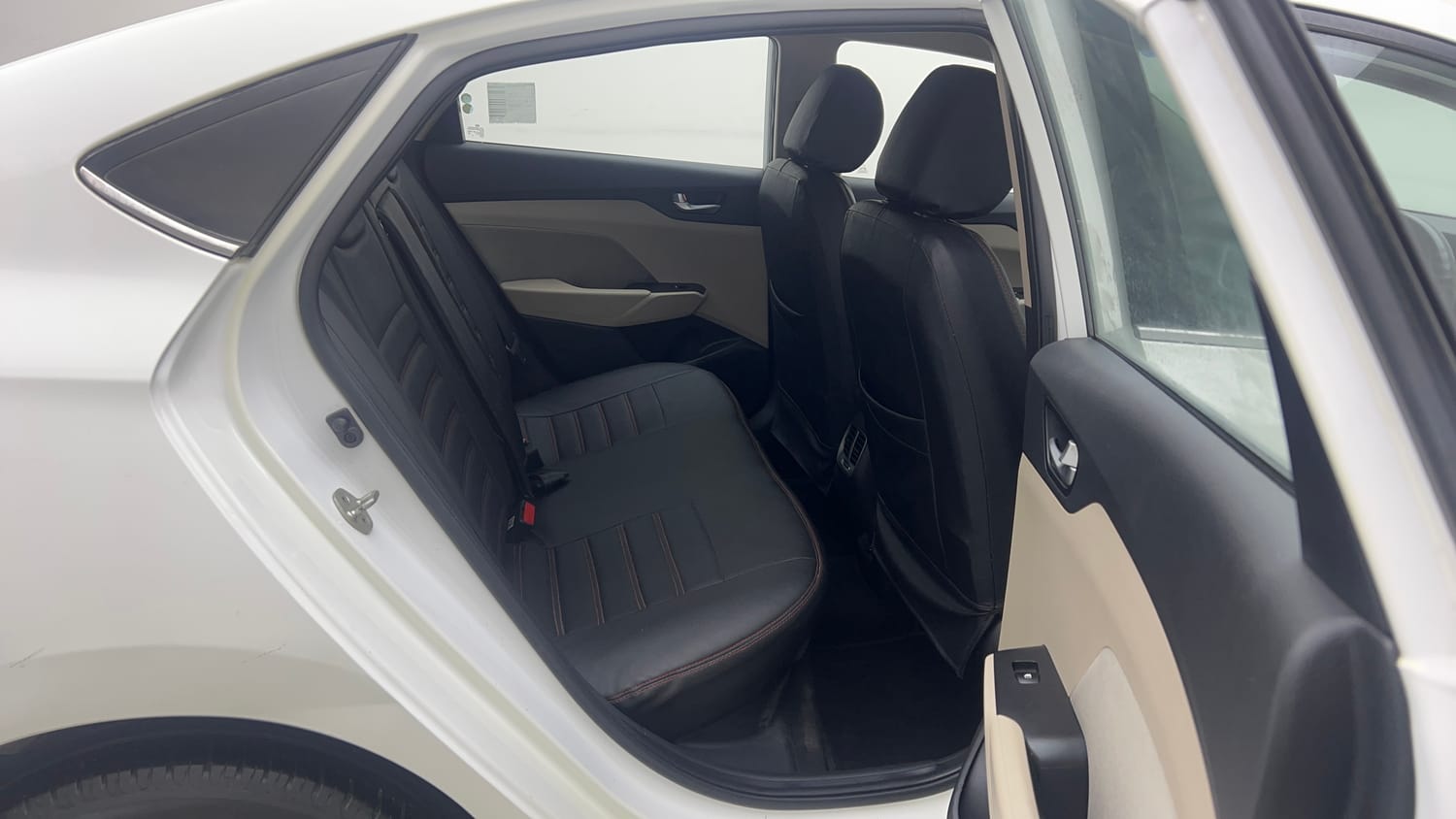 Used 2019 Hyundai Verna SX 1.6 VTVT Petrol Manual interior RIGHT SIDE REAR DOOR CABIN VIEW