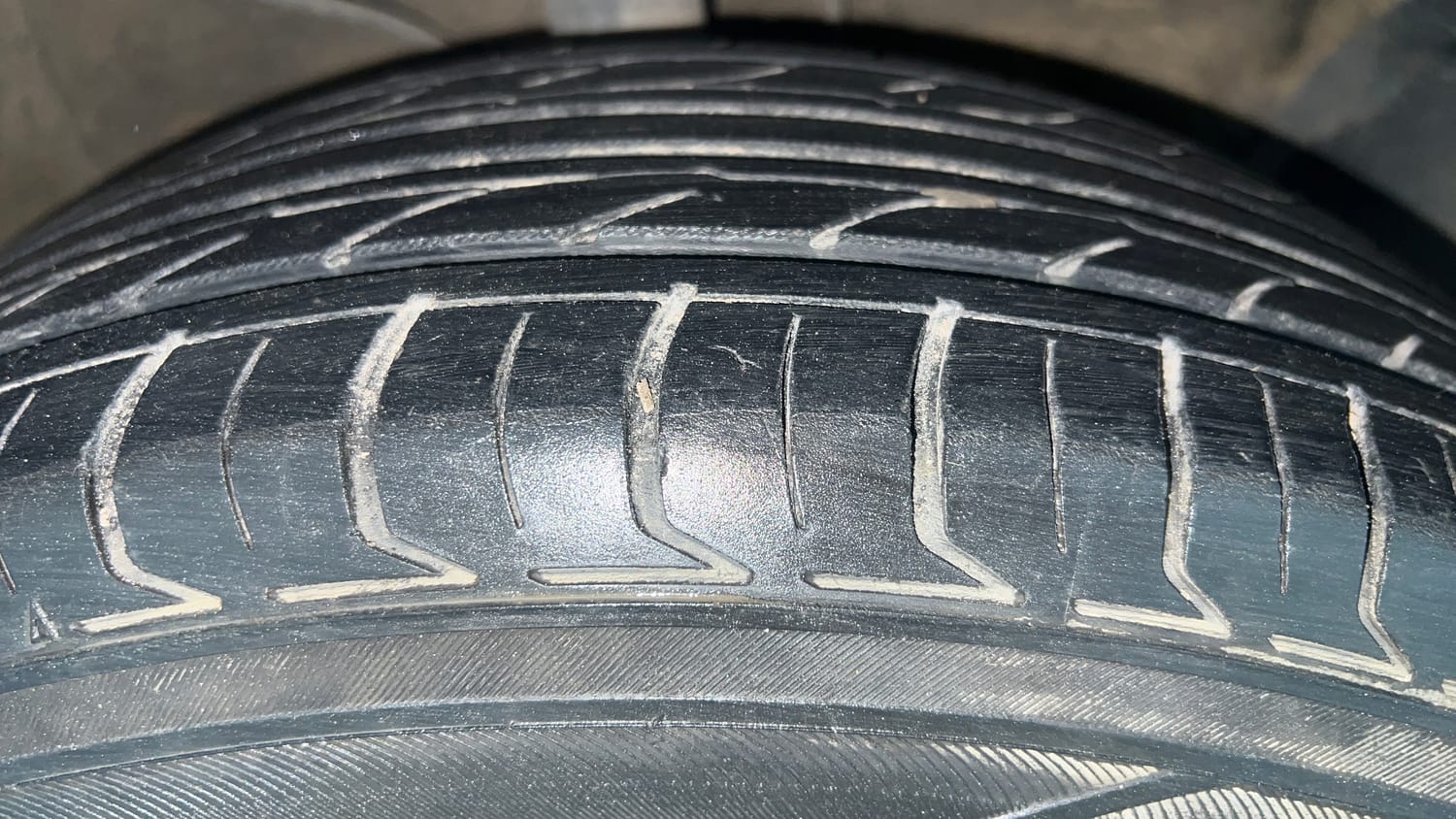 Used 2015 Hyundai Creta 1.6 SX Plus Petrol Petrol Manual tyres RIGHT FRONT TYRE TREAD VIEW
