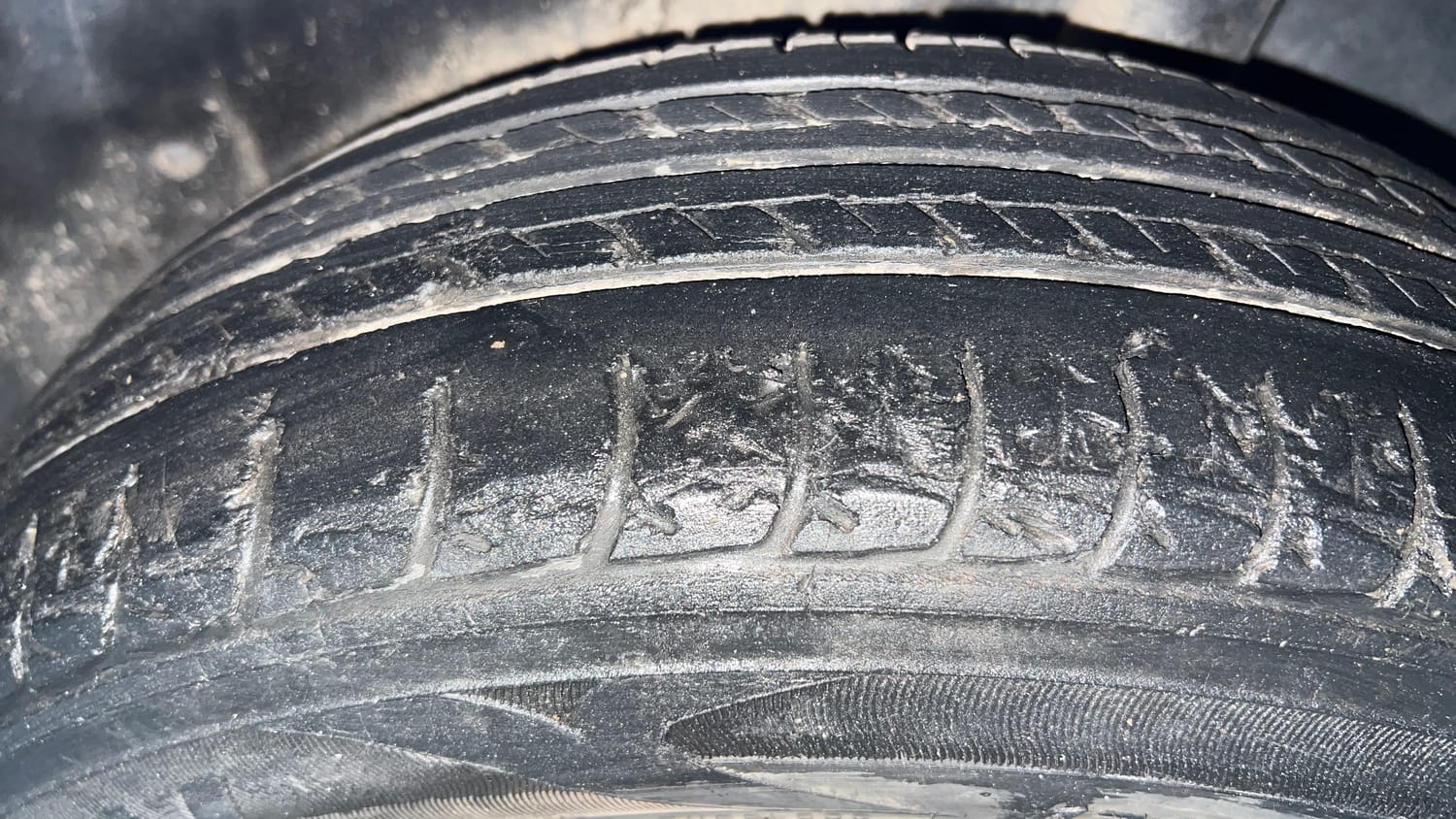 Used 2019 Volkswagen Ameo Trendline 1.0L (P) Petrol Manual tyres LEFT REAR TYRE TREAD VIEW