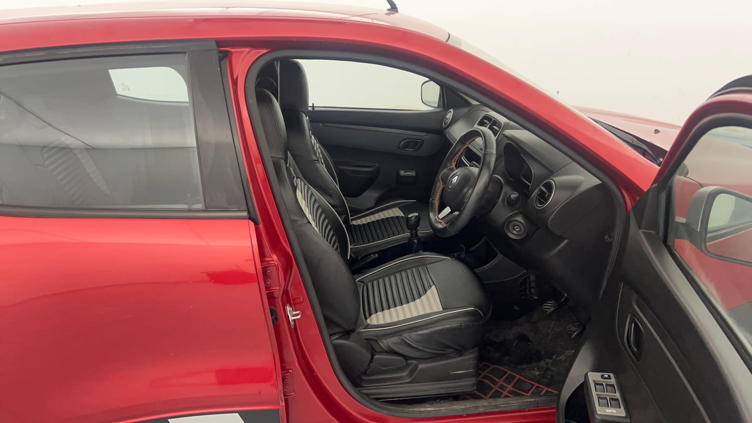 Used 2018 Renault Kwid 1.0 RXL Petrol Manual interior RIGHT SIDE FRONT DOOR CABIN VIEW