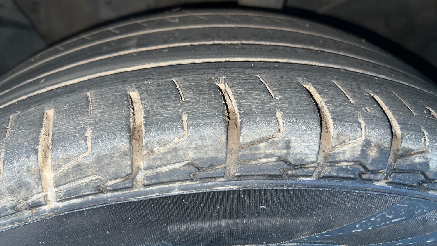 Used 2022 kia Seltos HTX 1.5 IVT Petrol Automatic tyres LEFT FRONT TYRE TREAD VIEW