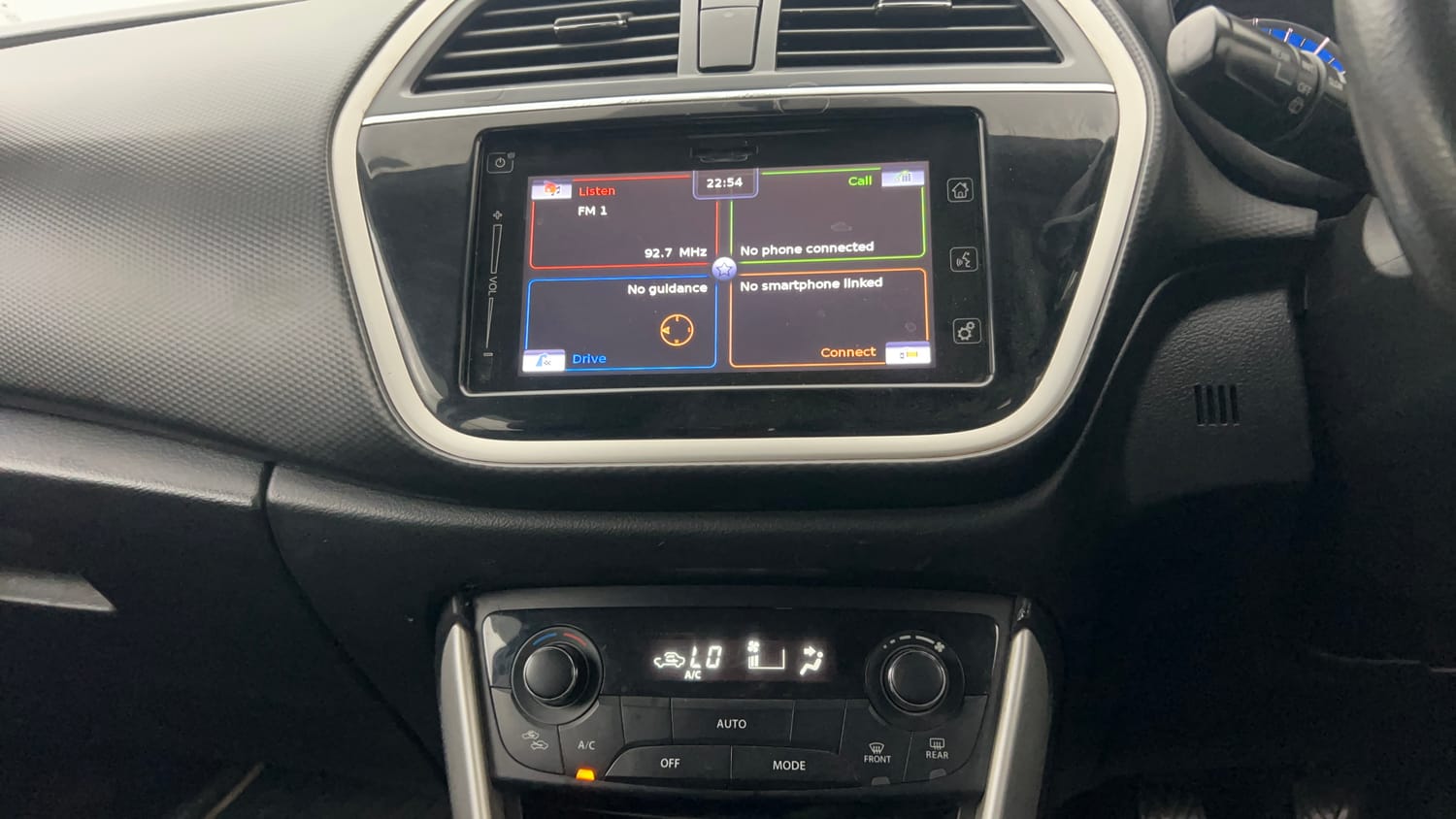 Used 2016 Maruti Suzuki S-Cross Zeta 1.3 Diesel Manual interior MUSIC SYSTEM & AC CONTROL VIEW