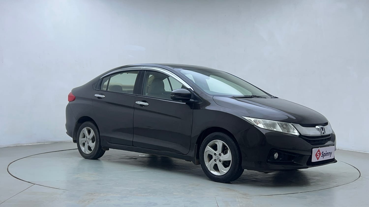 Used 2016 Honda City VX CVT Petrol Automatic exterior RIGHT FRONT CORNER VIEW
