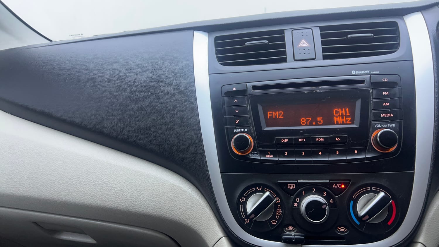 Used 2020 Maruti Suzuki Celerio ZXi Petrol Manual interior MUSIC SYSTEM & AC CONTROL VIEW