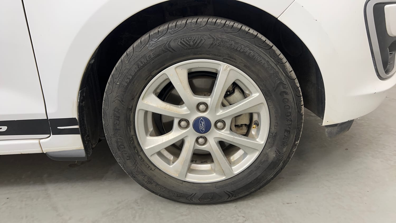 Used 2019 Ford Figo Titanium 1.2 Ti-VCT MT Petrol Manual tyres RIGHT FRONT TYRE RIM VIEW