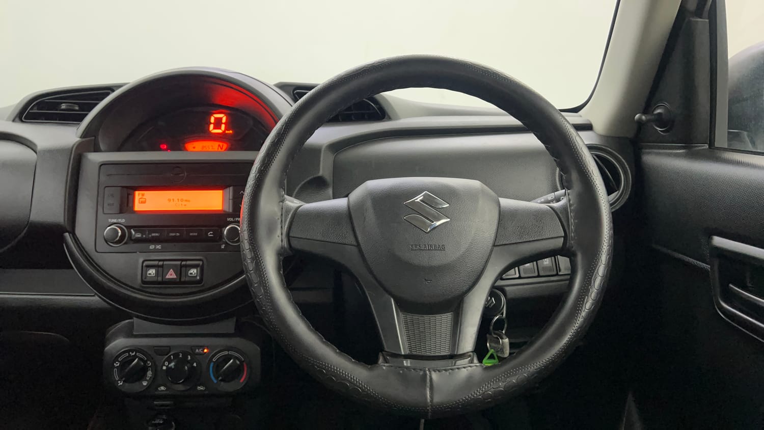 Used 2024 Maruti Suzuki S-Presso VXi (O) AMT Petrol Automatic interior STEERING VIEW