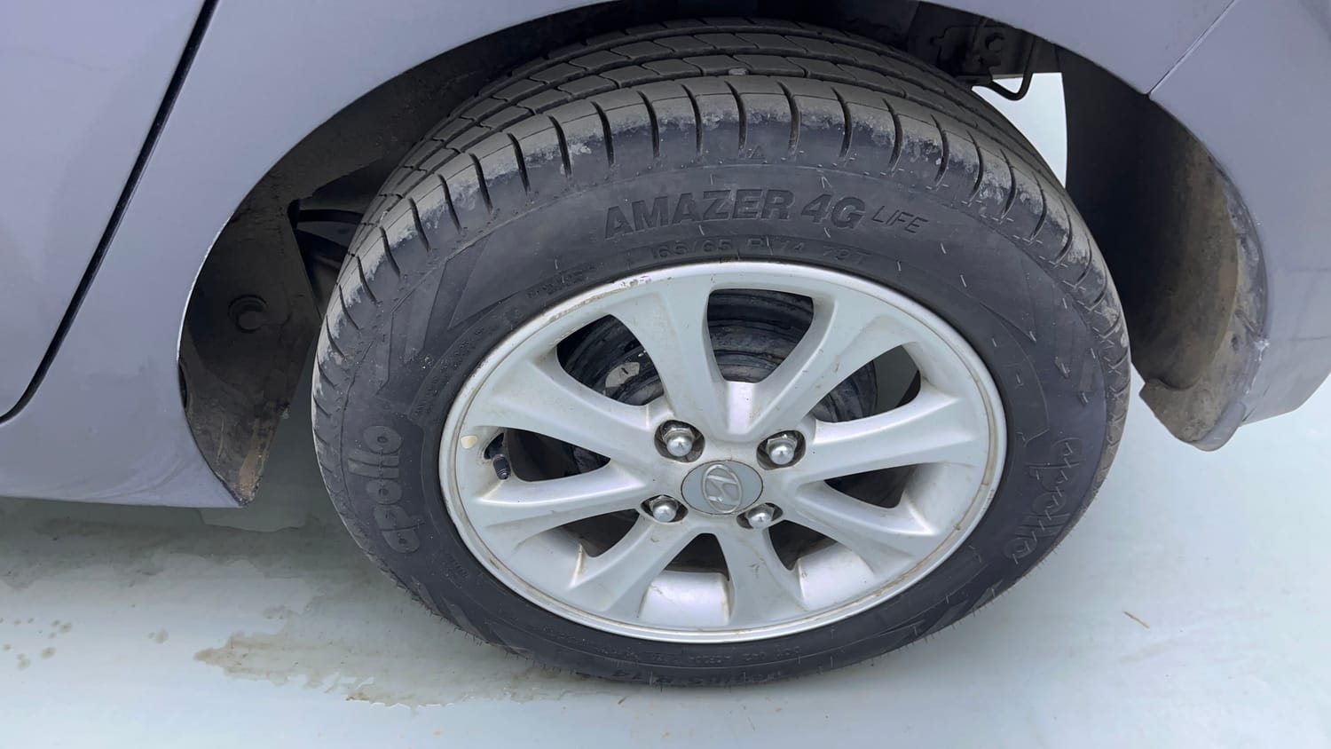Used 2016 Hyundai Grand i10 Asta AT 1.2 Kappa VTVT Petrol Automatic tyres LEFT REAR TYRE RIM VIEW