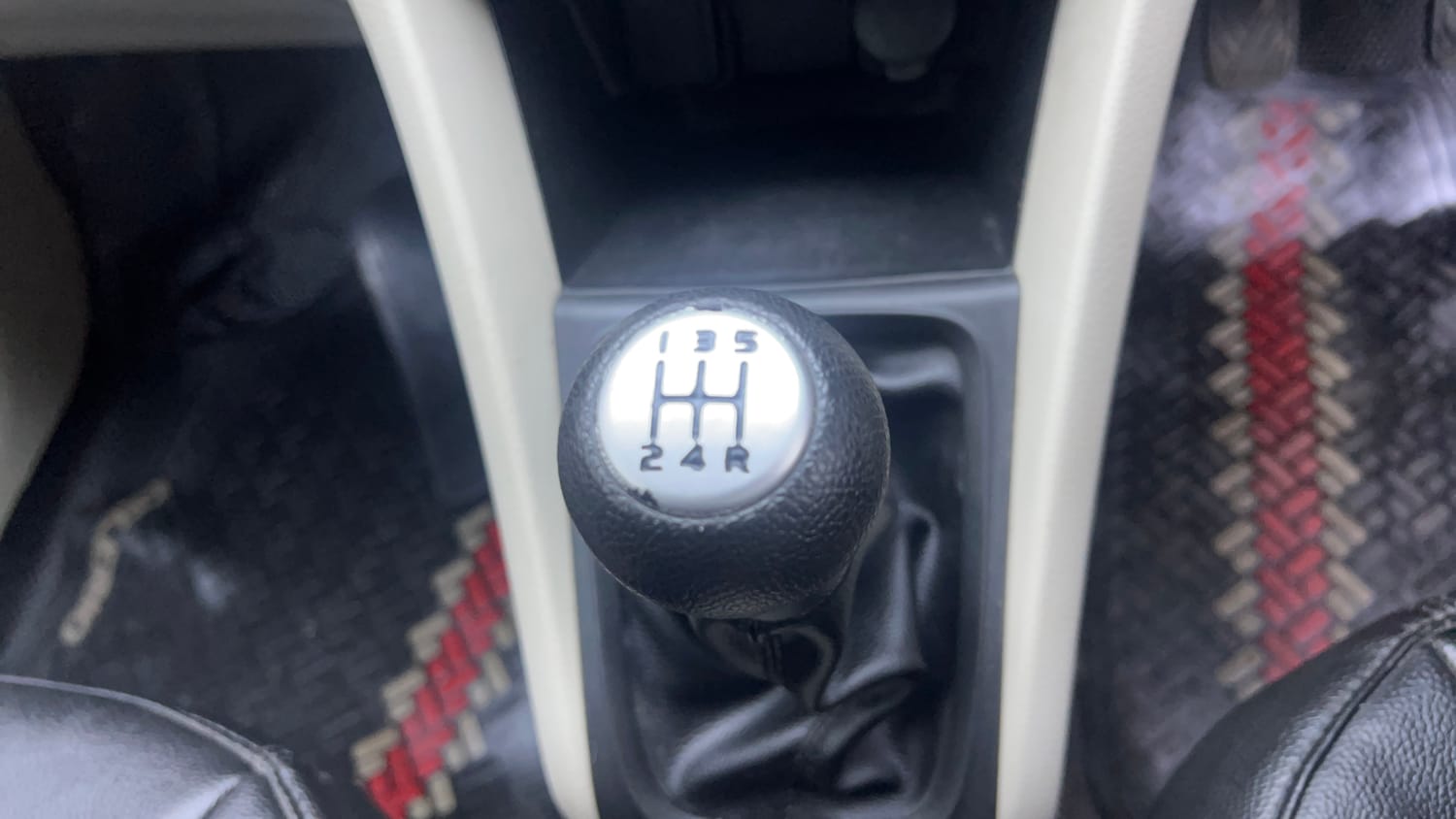 Used 2020 Maruti Suzuki Celerio ZXi Petrol Manual interior GEAR  KNOB VIEW