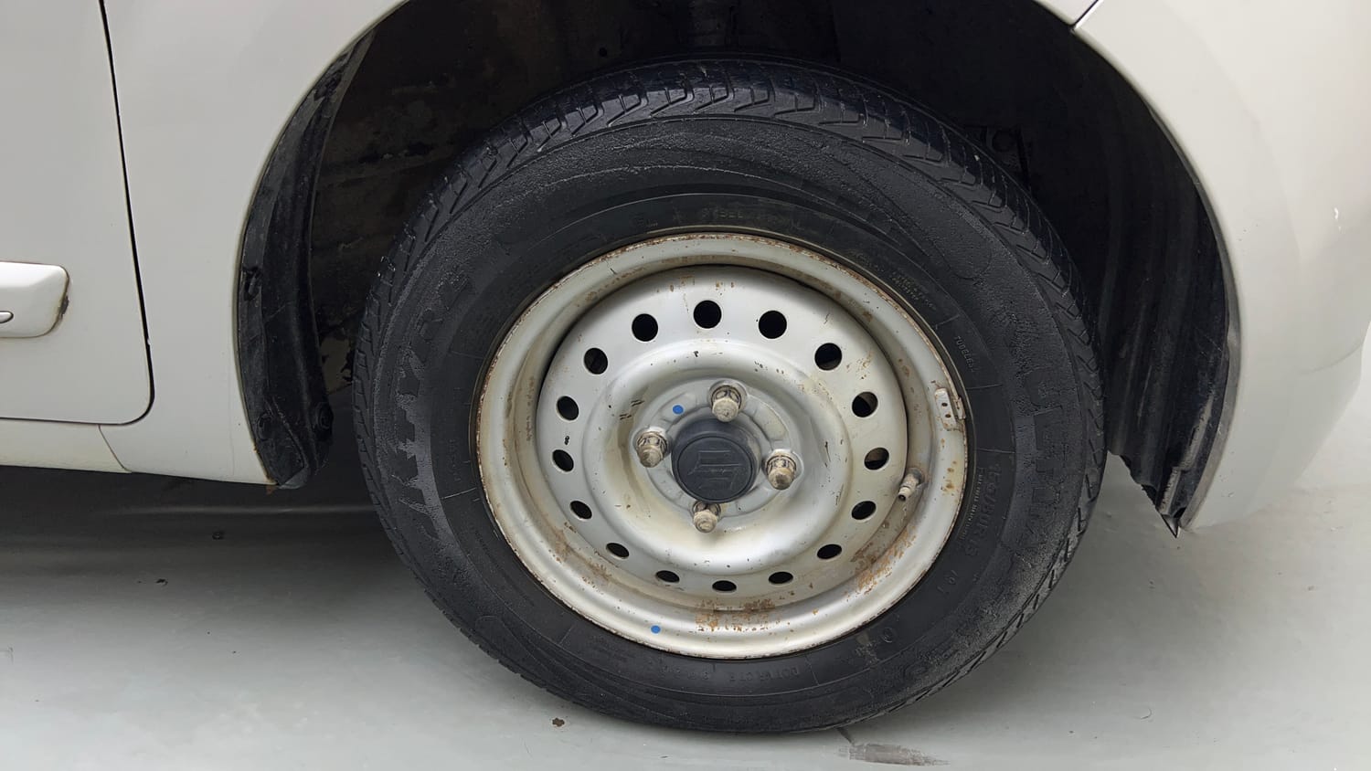 Used 2020 Maruti Suzuki Wagon R LXi 1.0 CNG Cng Manual tyres RIGHT FRONT TYRE RIM VIEW