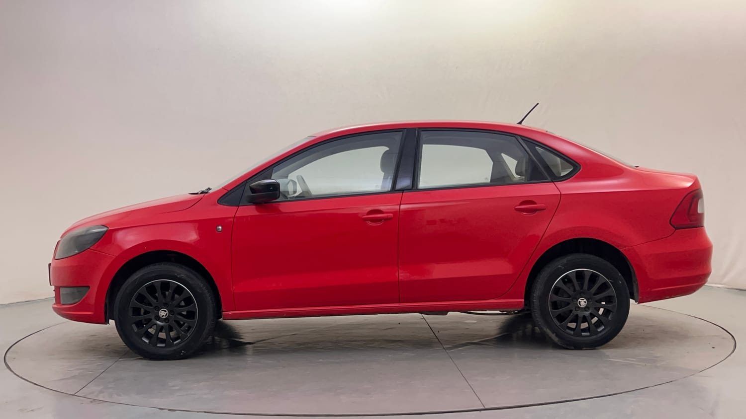 Used 2015 Skoda Rapid 1.6 MPI Elegance Plus Petrol Manual exterior LEFT SIDE VIEW