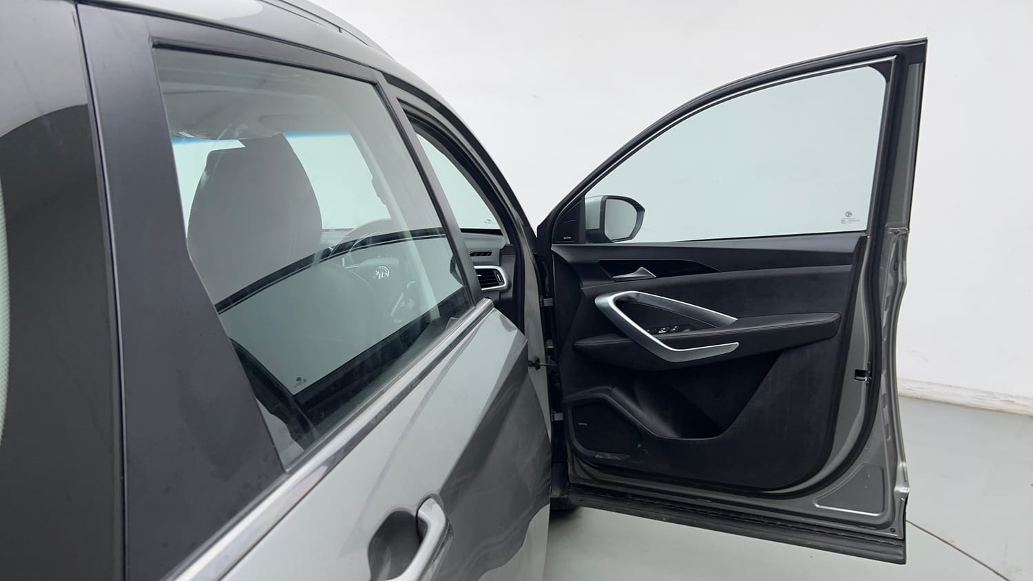 Used 2020 MG Motors Hector Sharp 1.5 DCT Petrol Petrol Automatic interior RIGHT FRONT DOOR OPEN VIEW