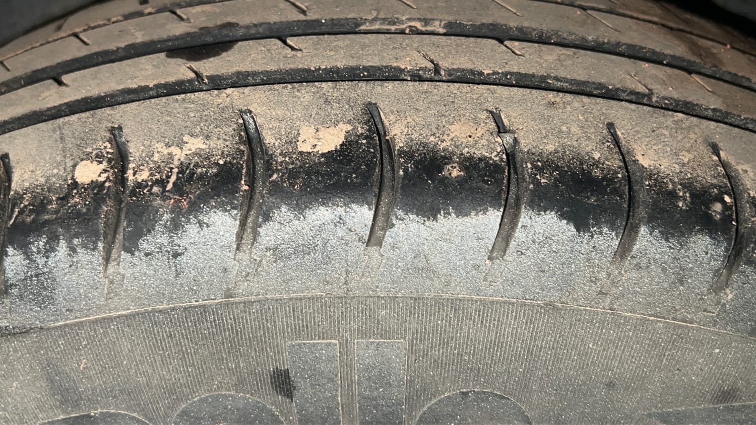 Used 2016 Maruti Suzuki Swift VXi Petrol Manual tyres LEFT REAR TYRE TREAD VIEW