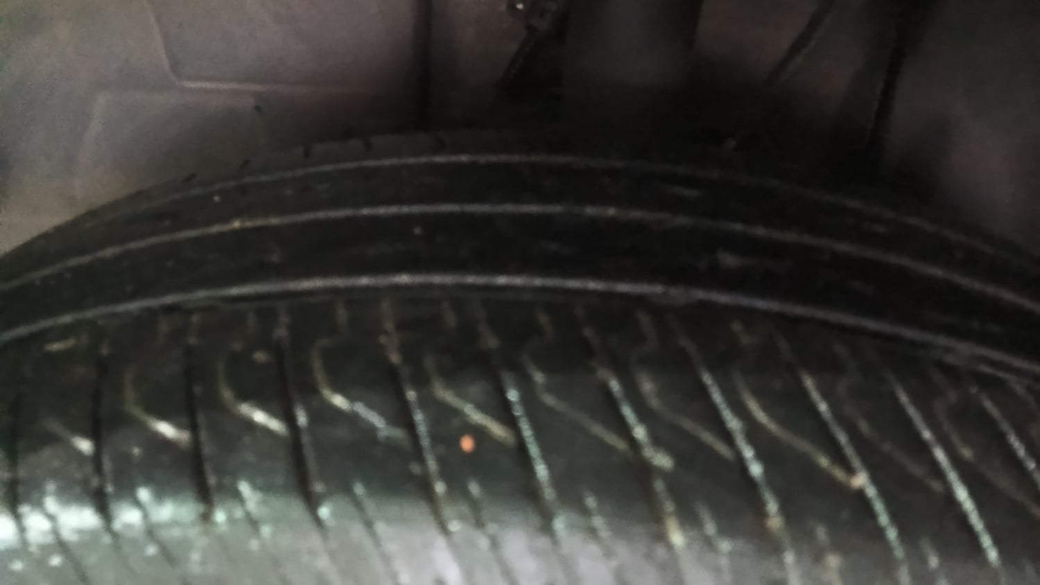 Used 2024 Tata Punch Pure iCNG Cng Manual tyres LEFT FRONT TYRE TREAD VIEW