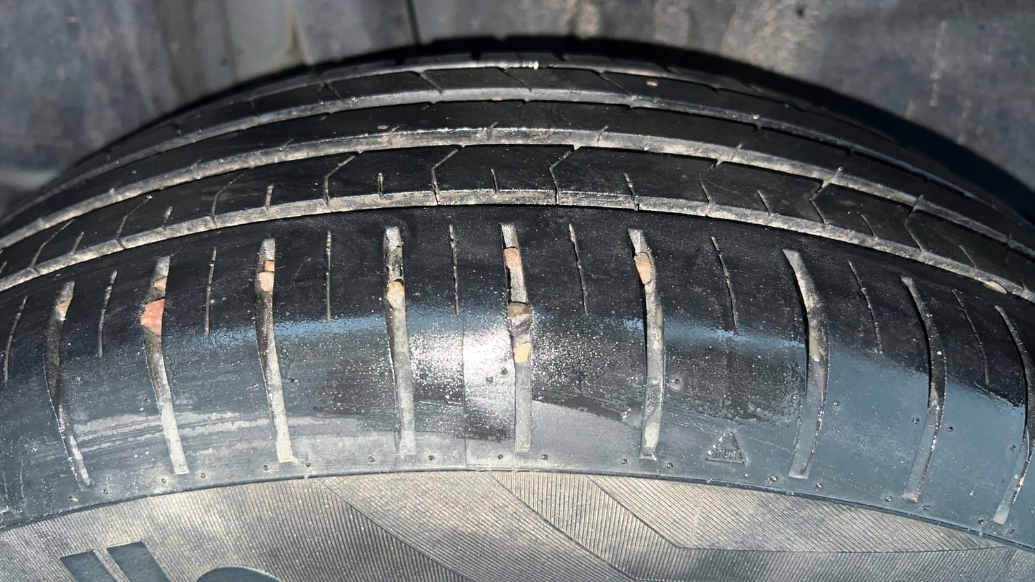 Used 2019 Maruti Suzuki Swift ZXi Plus AMT Petrol Automatic tyres RIGHT REAR TYRE TREAD VIEW