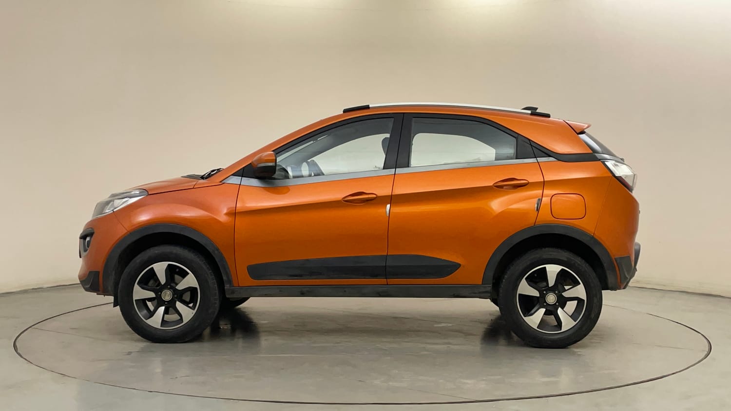 Used 2018 Tata Nexon XZ Plus Petrol Manual exterior LEFT SIDE VIEW