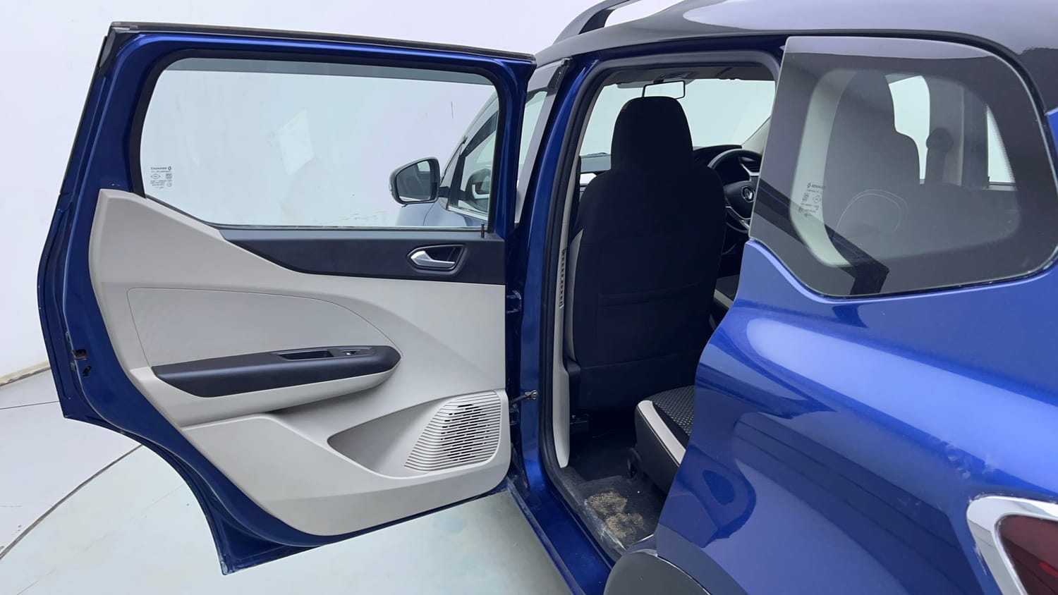 Used 2021 Renault Triber RXZ EASY-R AMT Dual Tone Petrol Automatic interior LEFT REAR DOOR OPEN VIEW
