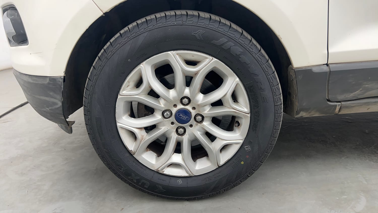 Used 2016 Ford EcoSport Titanium 1.5L Ti-VCT AT Petrol Automatic tyres LEFT FRONT TYRE RIM VIEW