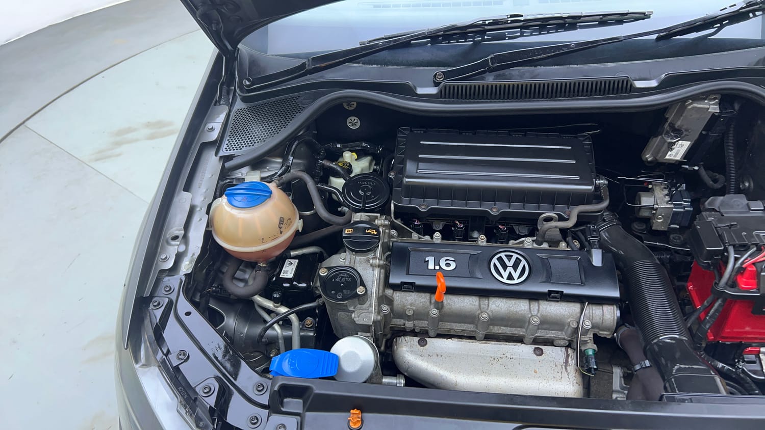 Used 2013 Volkswagen Vento Highline Petrol Petrol Manual engine ENGINE RIGHT SIDE VIEW