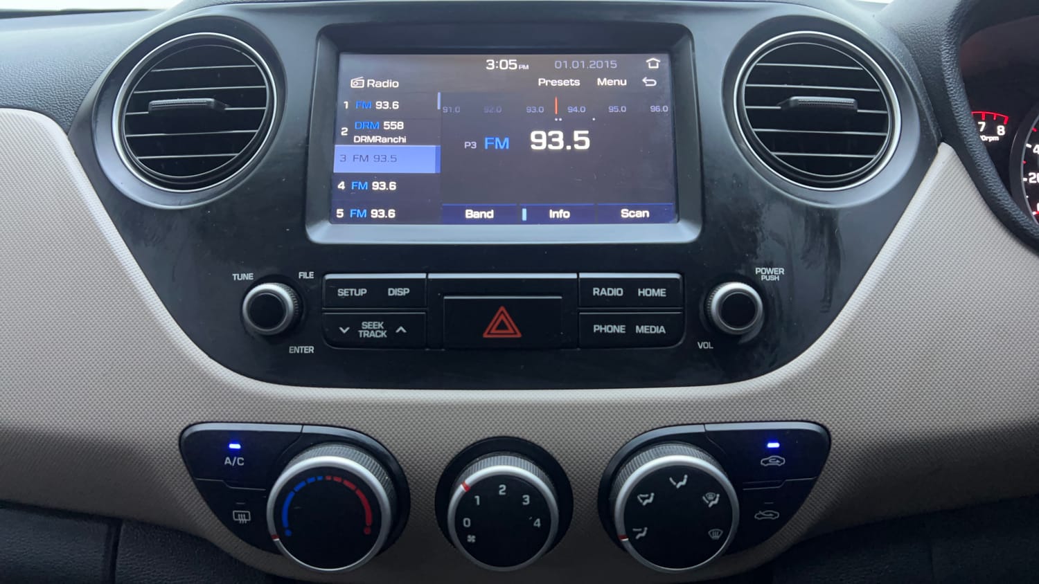 Used 2019 Hyundai Grand i10 Sportz 1.2 Kappa VTVT Petrol Manual interior MUSIC SYSTEM & AC CONTROL VIEW