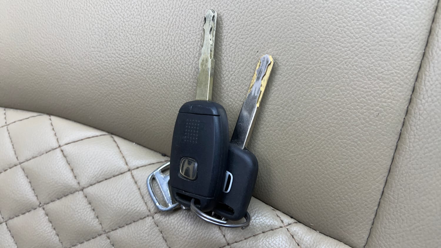 Used 2015 Honda Amaze 1.2 S i-VTEC Petrol Manual extra CAR KEY VIEW