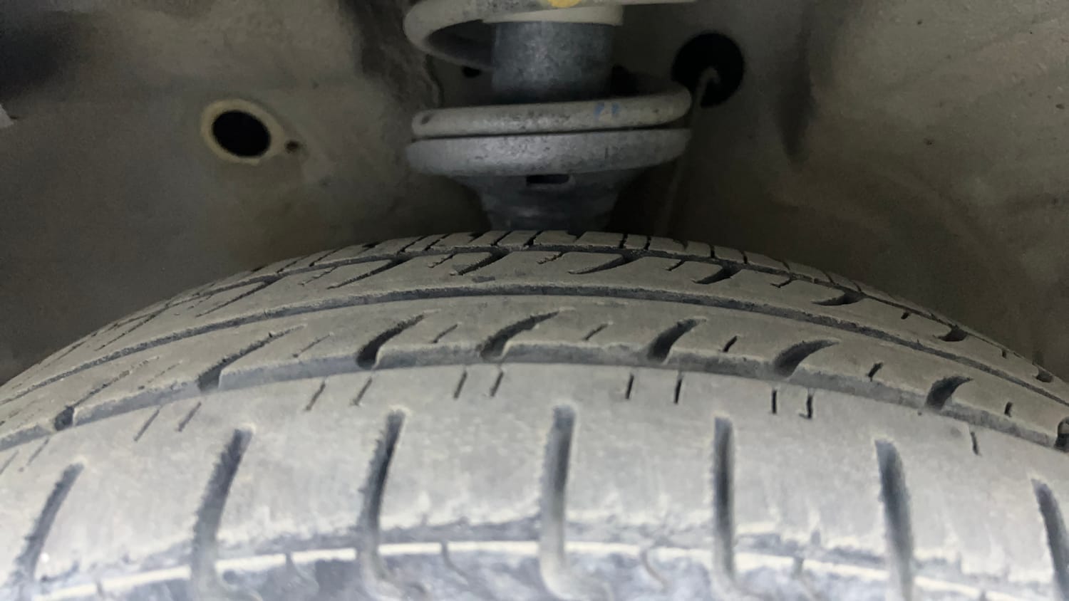 Used 2017 Maruti Suzuki Wagon R 1.0 VXI AMT Petrol Automatic tyres LEFT FRONT TYRE TREAD VIEW