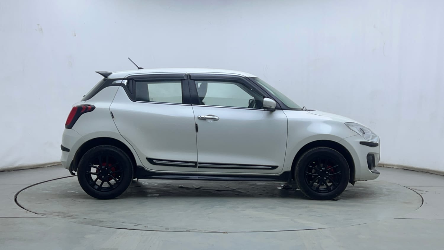 Used 2020 Maruti Suzuki Swift ZXi AMT Petrol Automatic exterior RIGHT SIDE VIEW