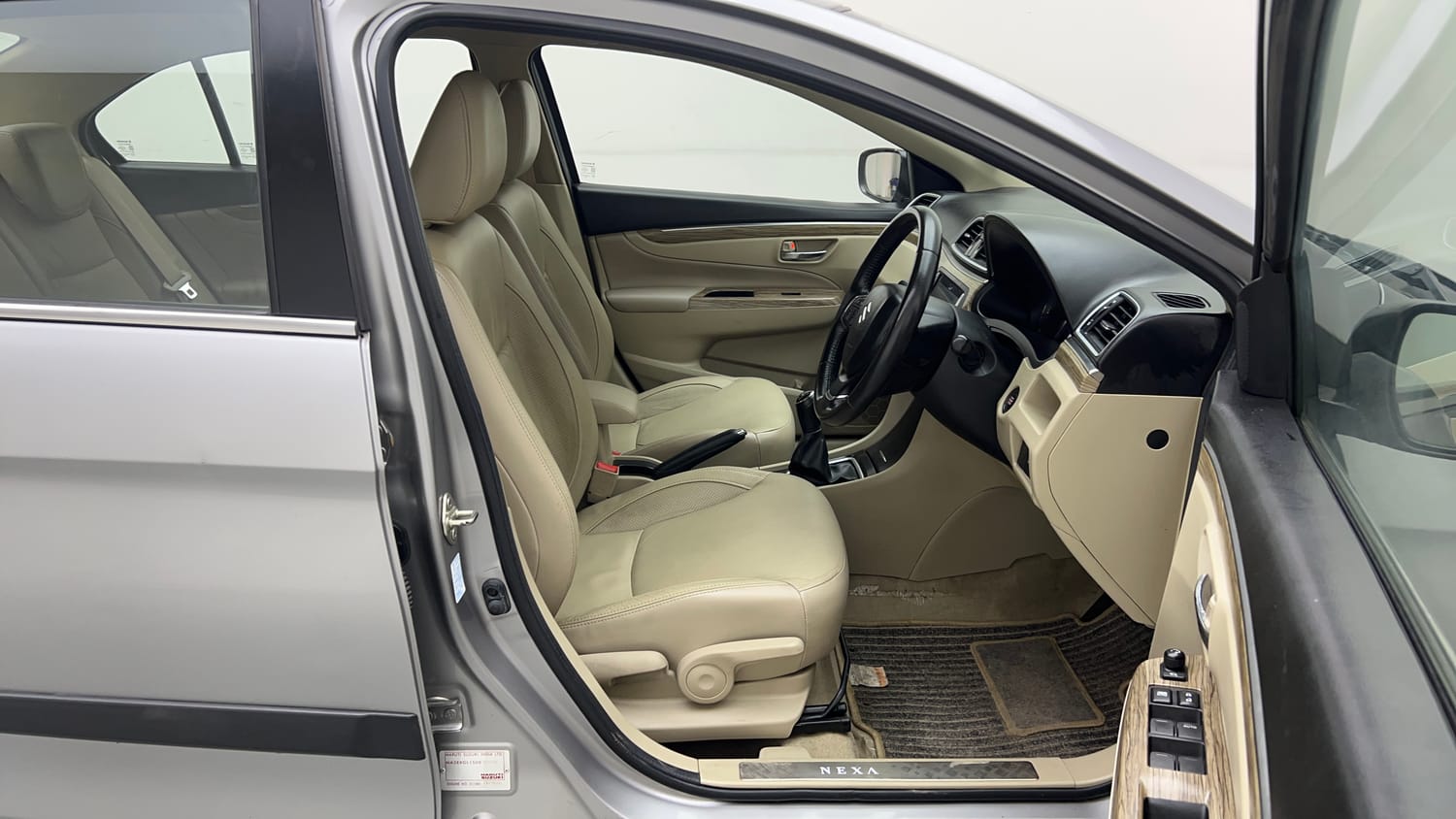 Used 2019 Maruti Suzuki Ciaz Alpha Hybrid 1.5 Petrol Manual interior RIGHT SIDE FRONT DOOR CABIN VIEW