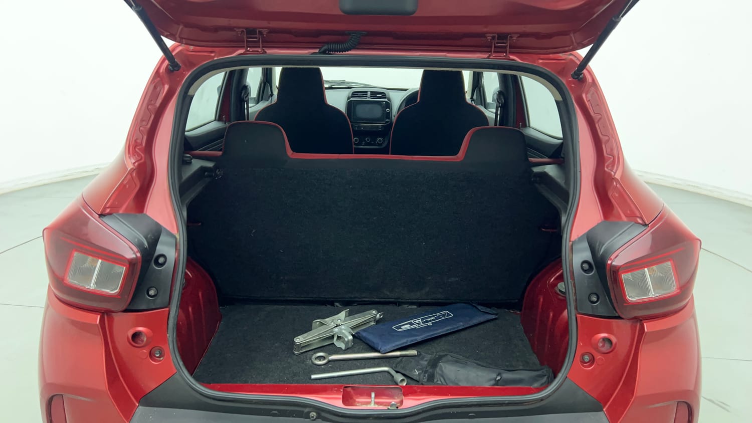 Used 2021 Renault Kwid RXT 1.0 Opt Petrol Manual interior DICKY INSIDE VIEW