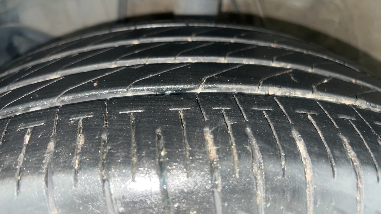 Used 2023 Honda Elevate ZX CVT Petrol Automatic tyres LEFT FRONT TYRE TREAD VIEW