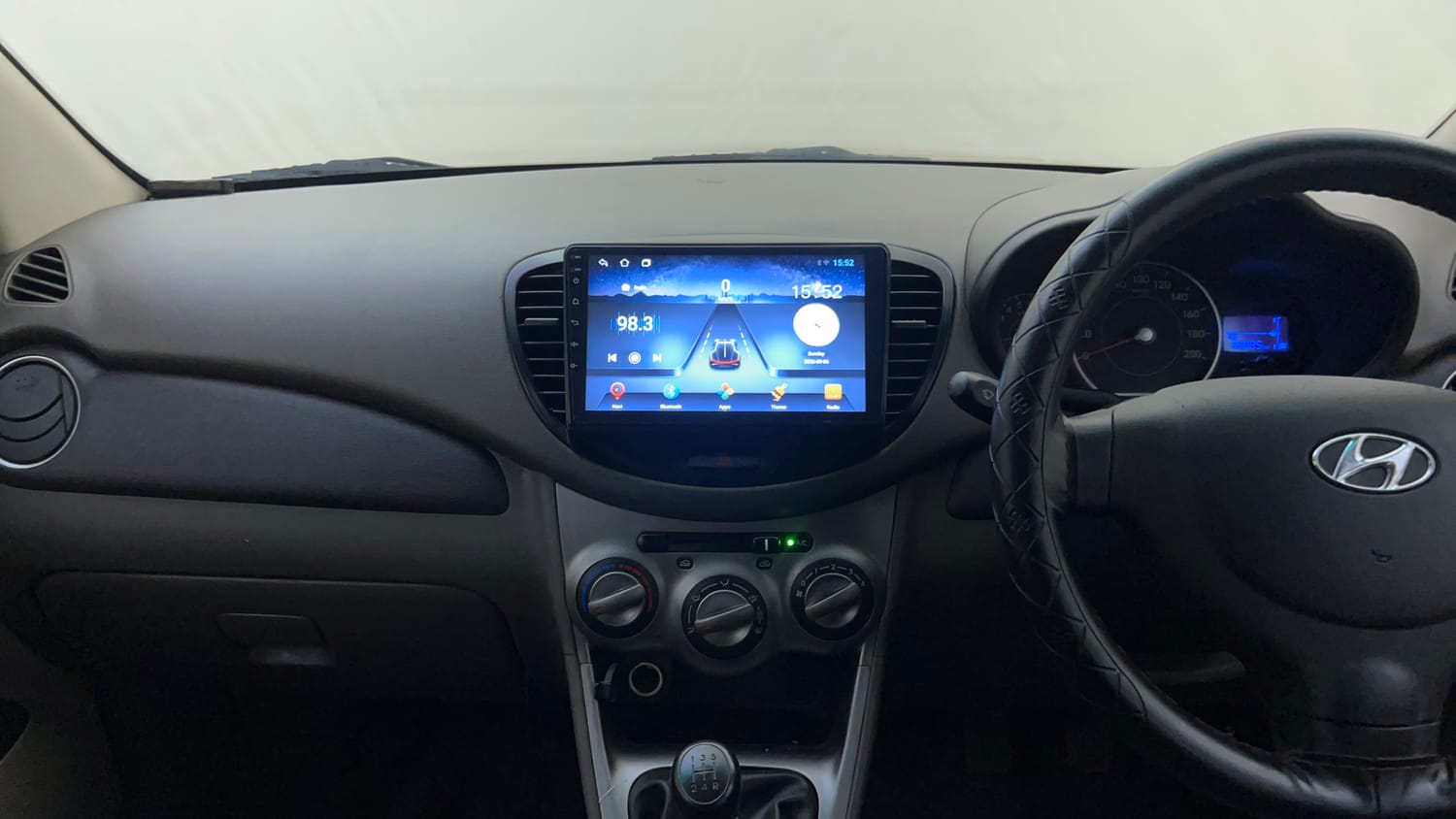 Used 2013 Hyundai i10 Magna 1.2 Kappa2 Petrol Manual interior MUSIC SYSTEM & AC CONTROL VIEW