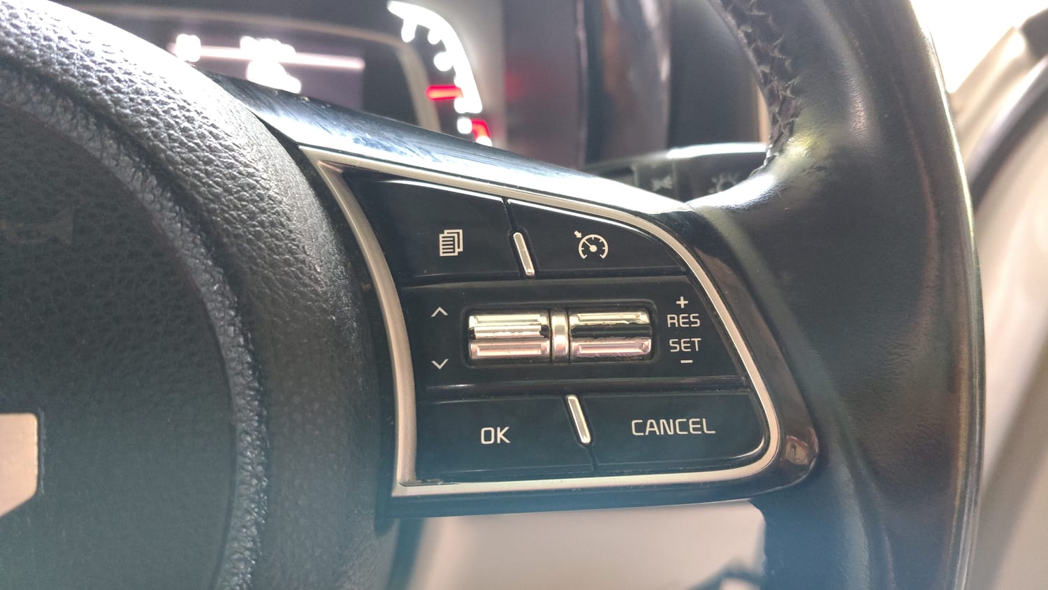 Used 2021 Kia Sonet HTX Plus 1.0 iMT Petrol Manual top_features Cruise control