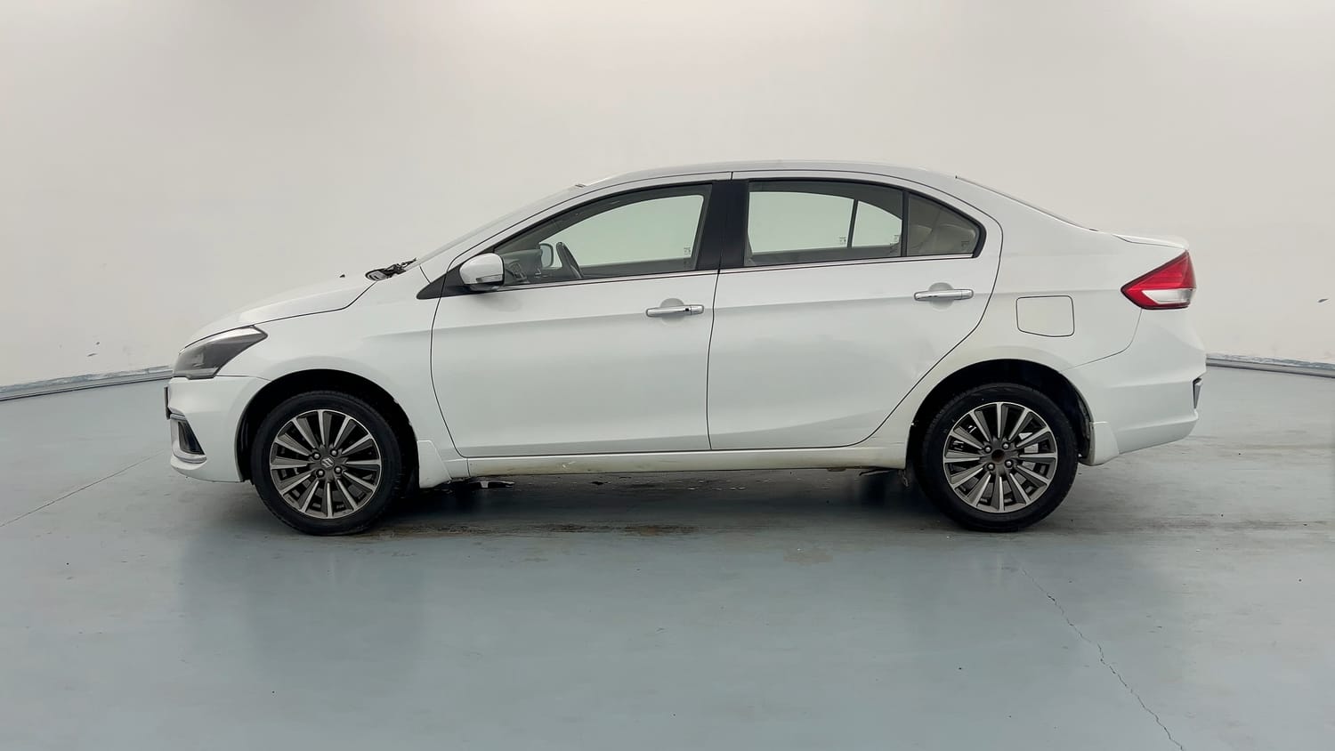 Used 2019 Maruti Suzuki Ciaz Alpha Hybrid 1.5 Petrol Manual exterior LEFT SIDE VIEW