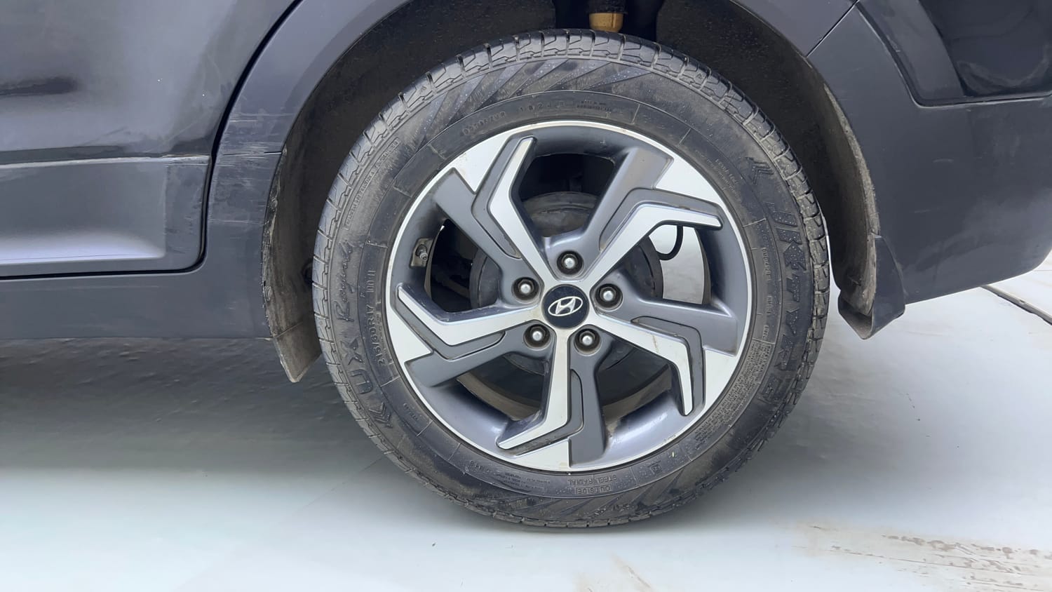 Used 2019 Hyundai Creta SX 1.6 AT Petrol Petrol Automatic tyres LEFT REAR TYRE RIM VIEW
