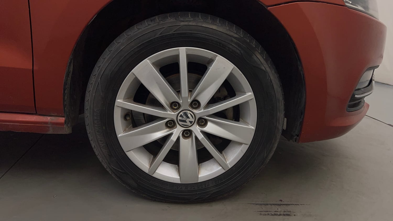 Used 2014 Volkswagen Polo Highline1.2L (P) Petrol Manual tyres RIGHT FRONT TYRE RIM VIEW