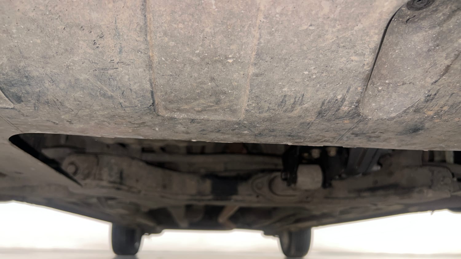 Used 2017 Hyundai Elite i20 Asta 1.2 Dual Tone Petrol Manual extra FRONT LEFT UNDERBODY VIEW
