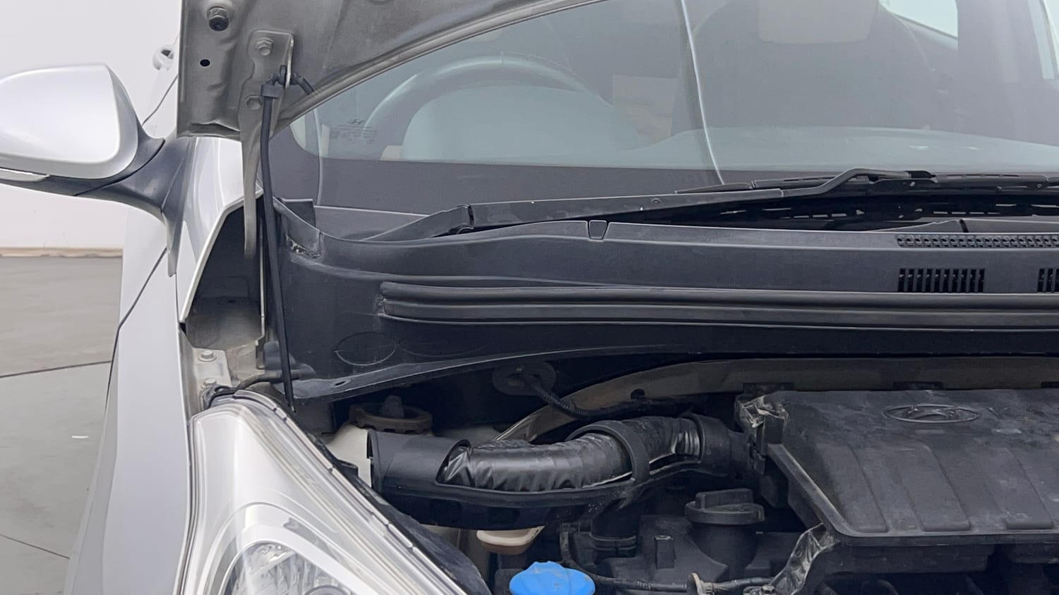 Used 2018 Hyundai Grand i10 Sportz 1.2 Kappa VTVT Petrol Manual engine ENGINE RIGHT SIDE HINGE & APRON VIEW